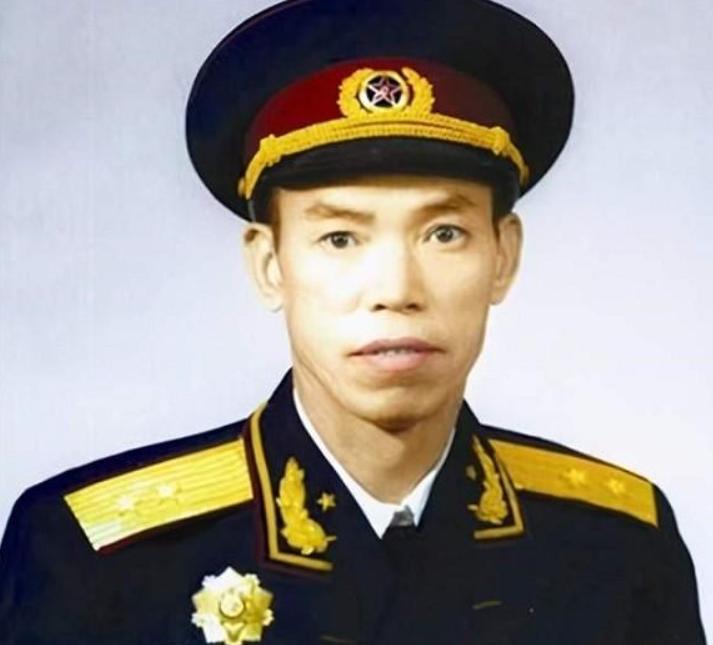 1971年毛主席和梁兴初聊天，谈及林彪：你喝了他的茶，不是他的人嘛

1971年