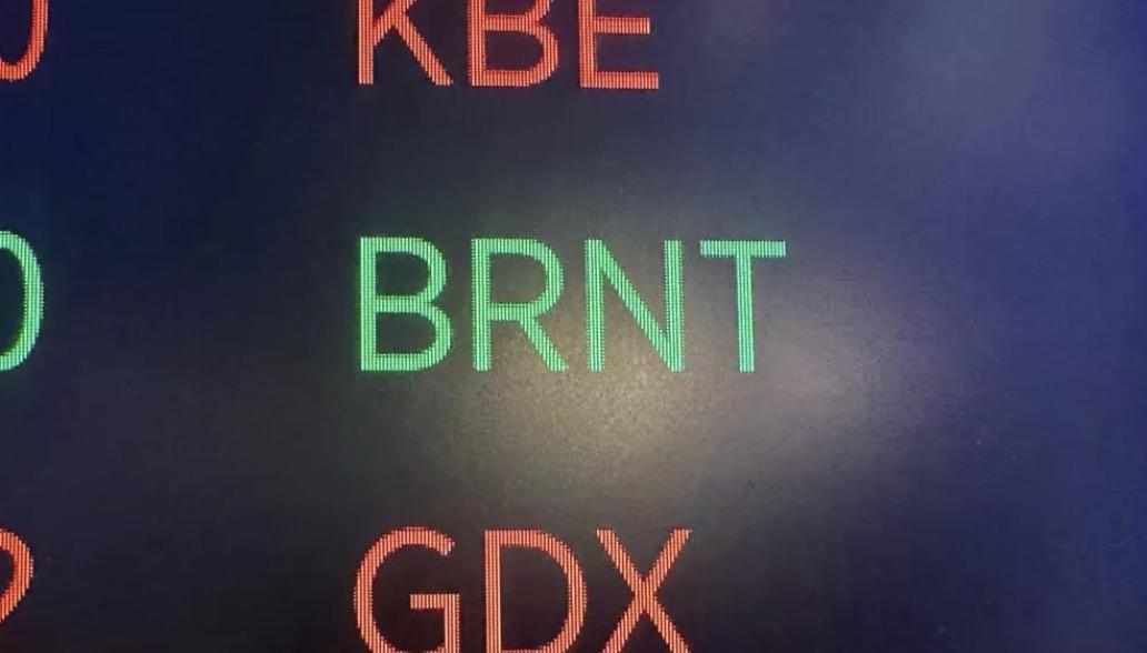 霍尔木兹海峡局势持续紧张，油价大幅飙升
周五，国际油价上涨。尽管美伊双方延长了停