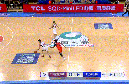 广东宏远拿徐昕章华非还有夏振锋换崔永熙和焦泊乔两个病号，很有可能是亏本生意！
