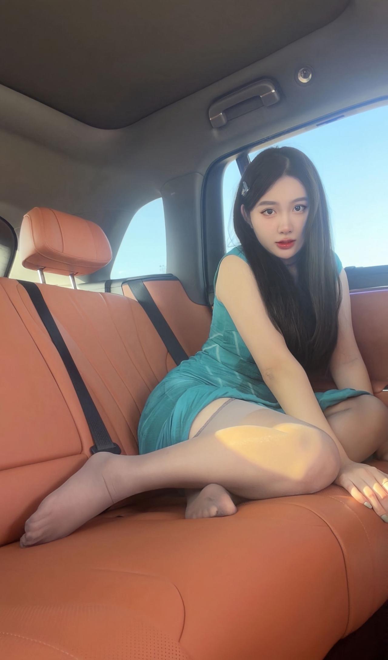 有哪些日常又气质的穿搭推荐还得是灰