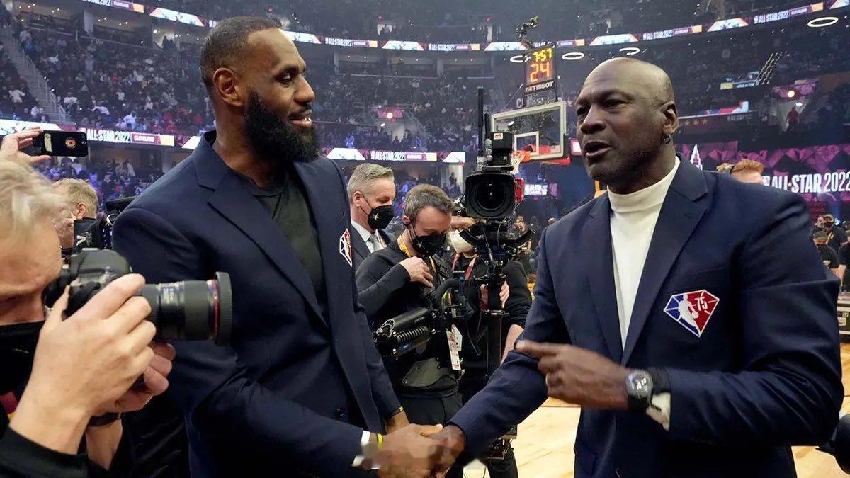 TA报道，詹姆斯和ESPN即将达成类似乔丹《最后一舞》幕后纪录片的协议。 
