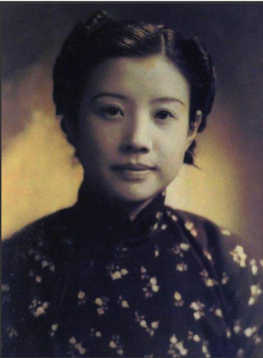 1929年，22岁的黄慕兰遭遇了职业生涯最惊险的一次意外。她乘坐黄包车赶路时，不