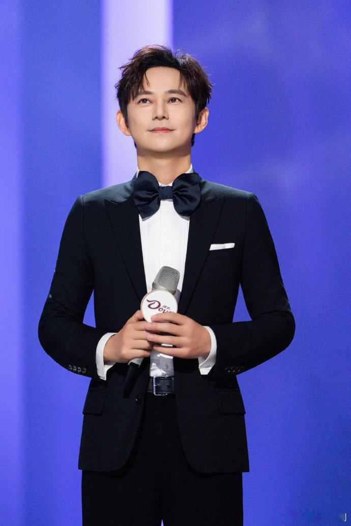 那英反向控场太绝了！一句 “没有结论” 让何老师瞳孔地震，嘴里疯狂 “翻炒” 找