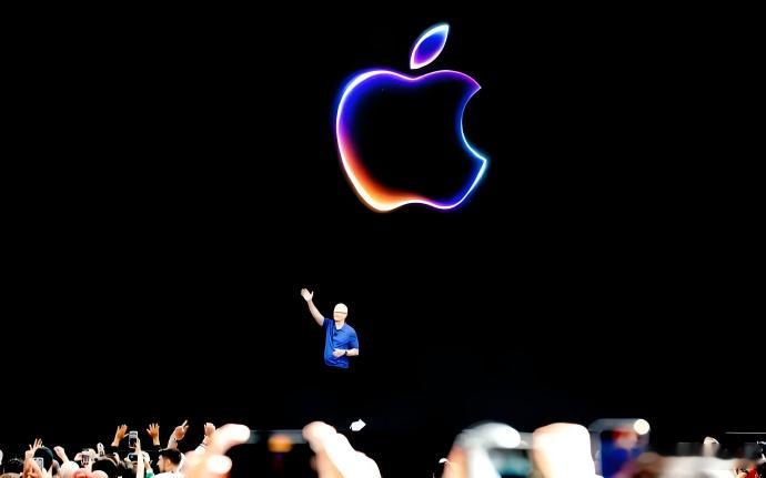 【苹果AI重大进展】新款iPhone或重新设计Siri 北京时间6月9日凌晨，苹