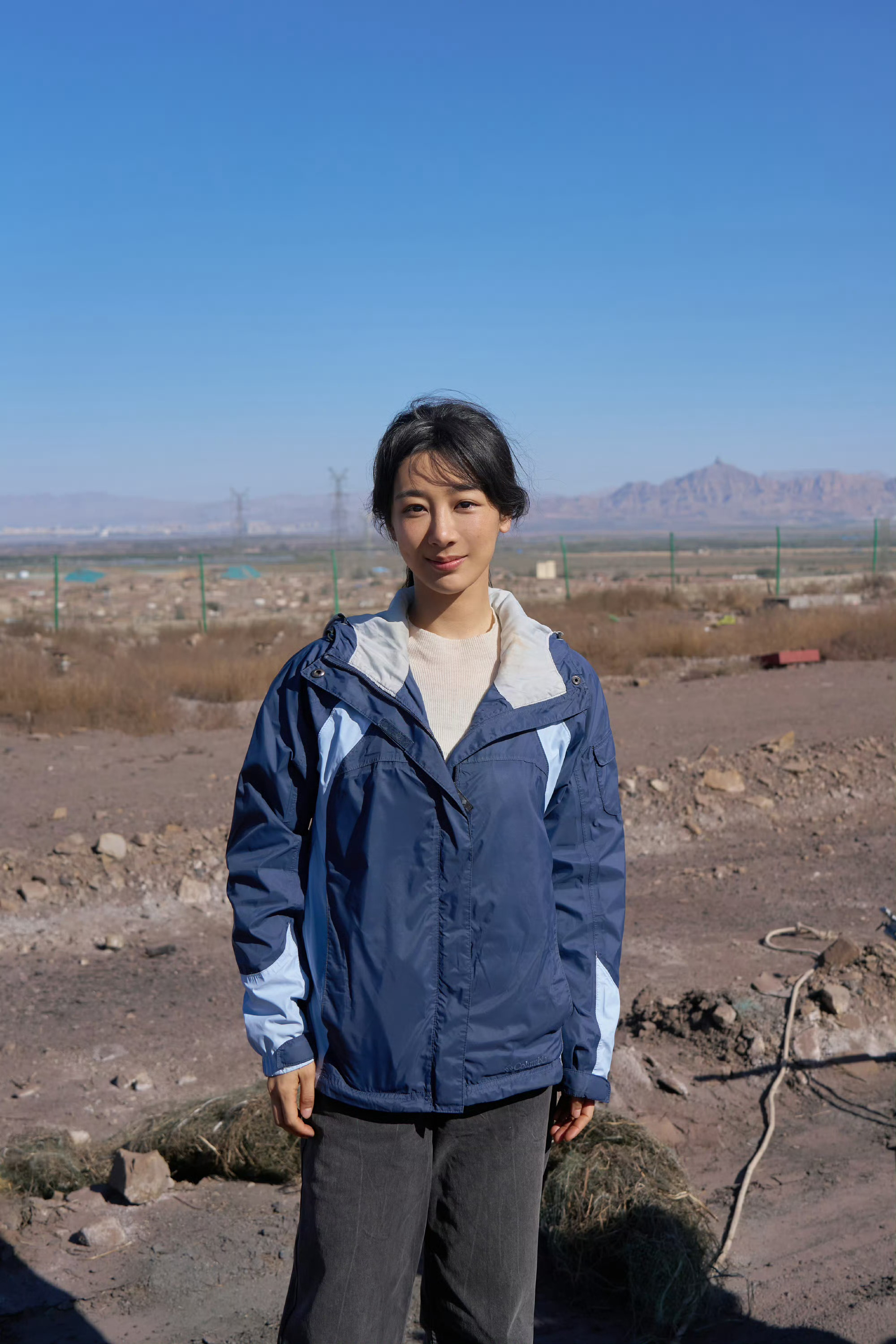 杨紫白菊杀青照生命树杀青小猴紫这演技，我给满分，这剧稳了，年度爆款预定杨紫白菊 