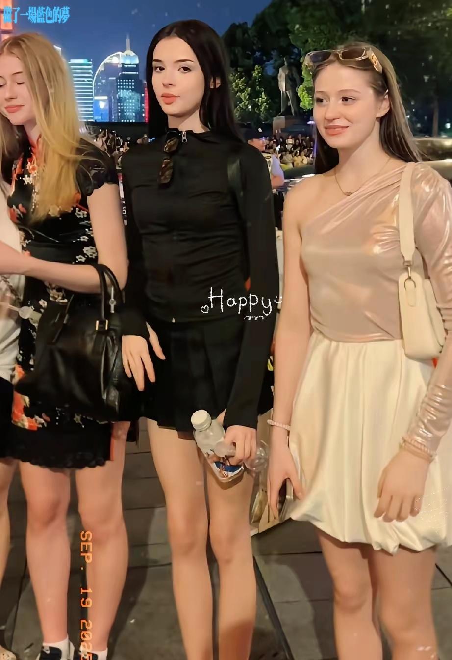 中俄互免签刚火，就有人喊“俄罗斯美女别来”？这说法也太离谱了！
 
说什么俄罗斯