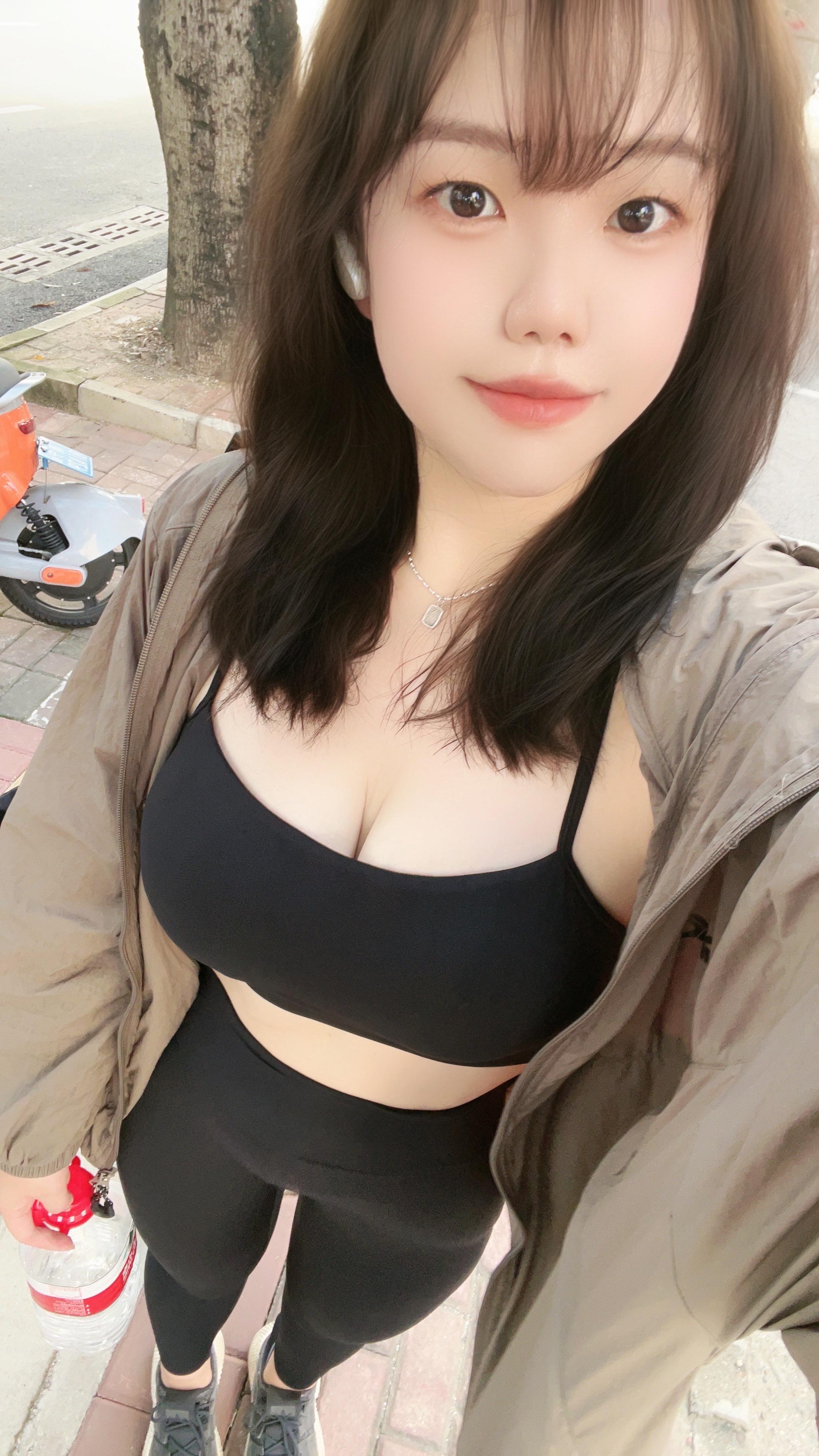 风和日丽的日子.大汗淋漓的我。
