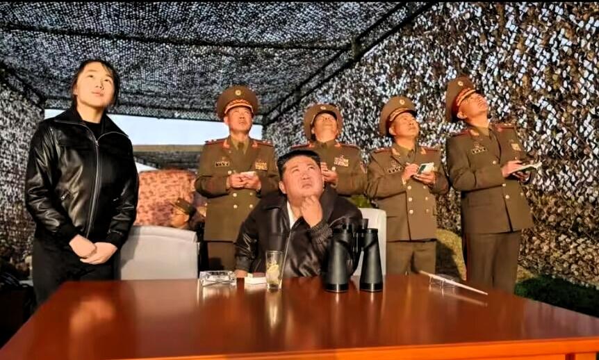 就在刚刚，金正恩和女儿，作出一个重大举动。据朝中社今天（4月20日）刚刚发布的消