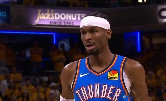 降龙十八哨！福斯特不愧是真正的goat，他的统治力强于乔丹、詹姆斯，是NBA商业