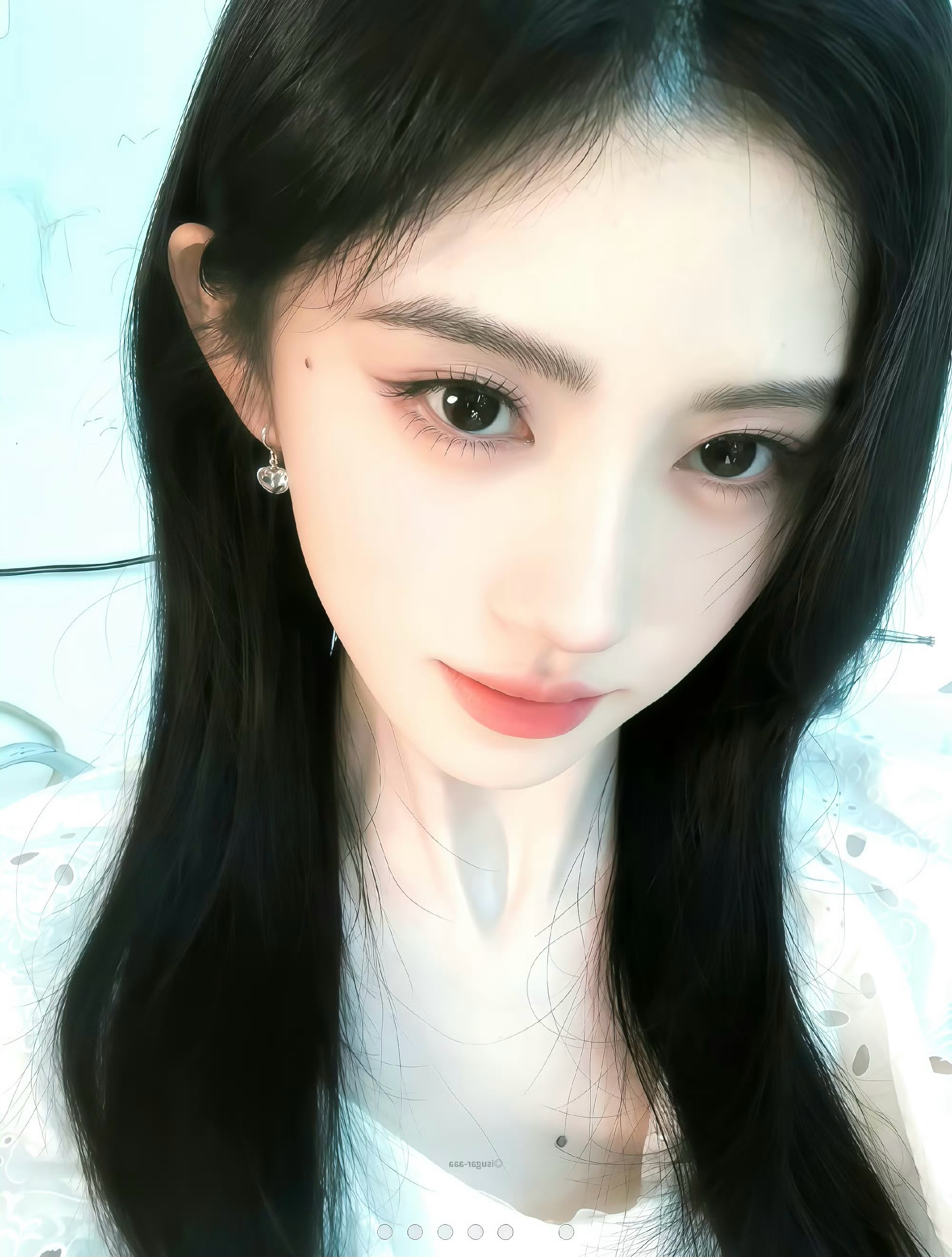 鞠婧祎千香jjy鞠婧祎姜黎非“🥀折断玫瑰，将芬香赠与你”
