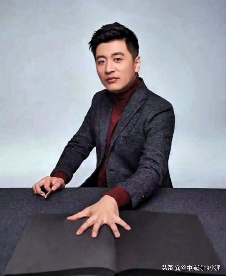 张雪峰先生离开之后，
峰学蔚来的一举一动，
都牵动着无数家长和学生的心。

大家