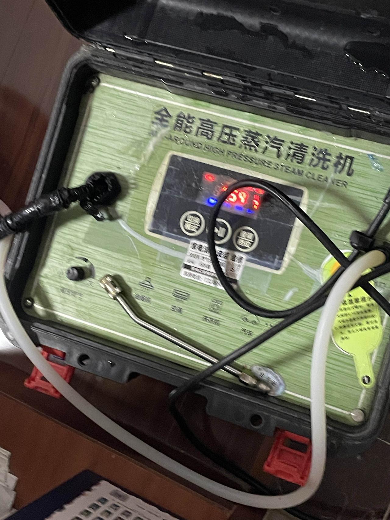 夏季来临之际清洗空调，100元清洗一台，你们感觉怎么样？可以接受吗？