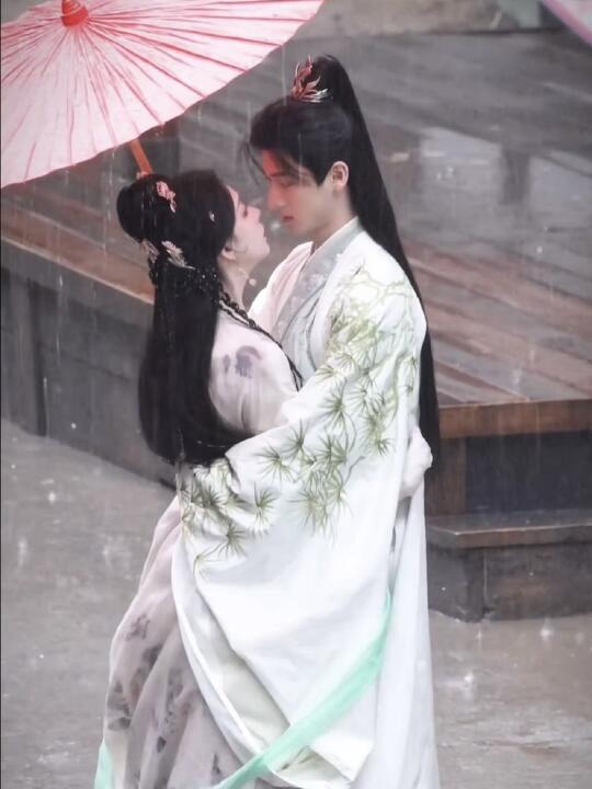 妈呀真的不能边拍边播吗！！这也太有感觉了