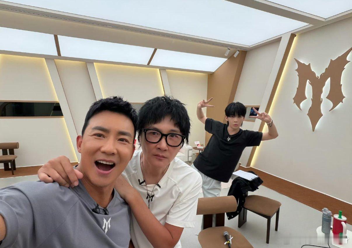 老师 我们家孩子咋这么萌🥺期待这个东北台北组合👏王赫野唱了偶像陶喆的歌王赫野