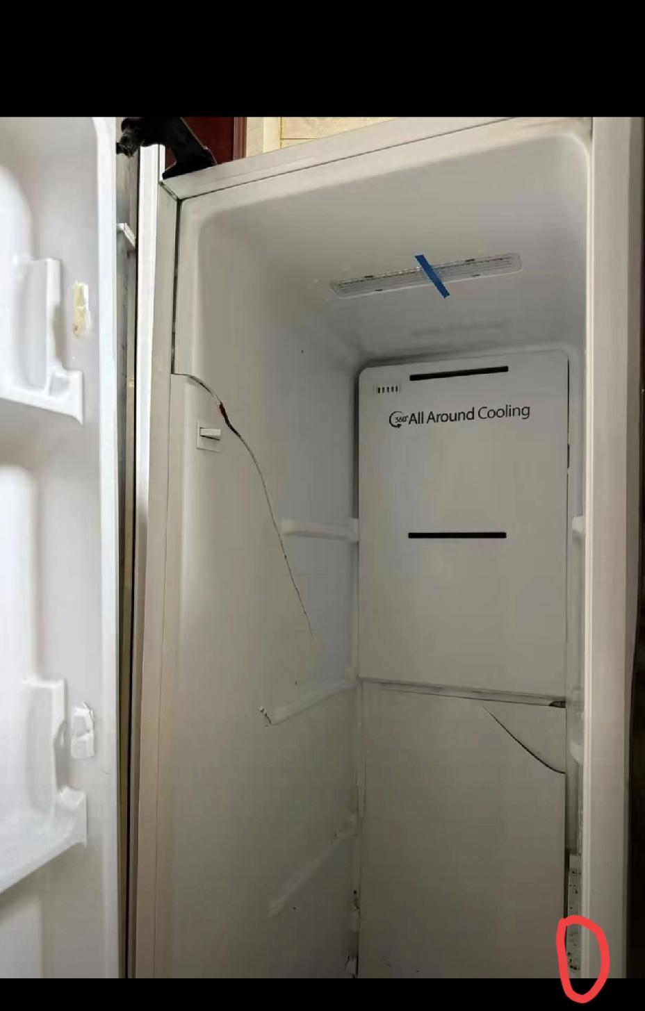 无知者无畏！14岁男孩将干冰放进冰箱，直接炸废了上万元的家电，看似意外，实则藏着