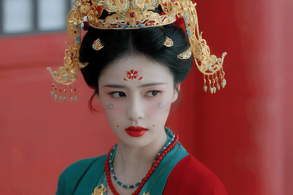 所以真的不要怪现在莫离为什么跟盛世嫡妃有很大差别。蒙淇淇那版初稿应该是根据盛世嫡