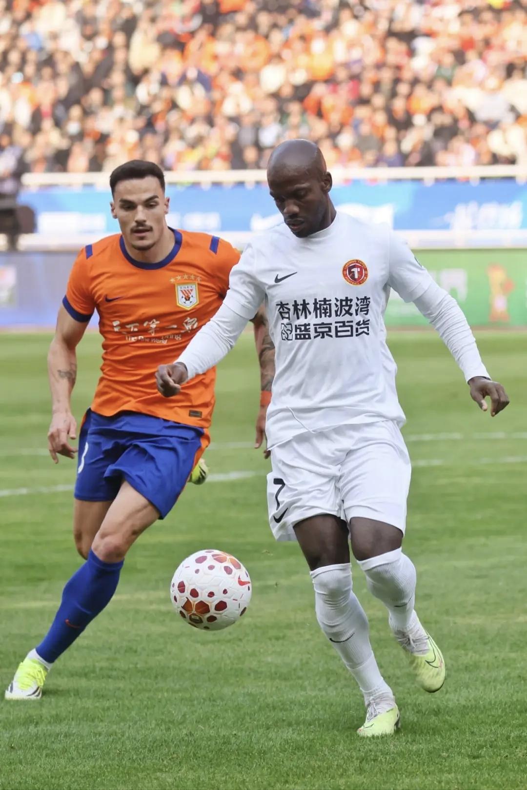 宿茂臻对新援阿尔瓦罗的首秀表示满意，附合山东泰山俱乐部引援的预期效果。

山东泰