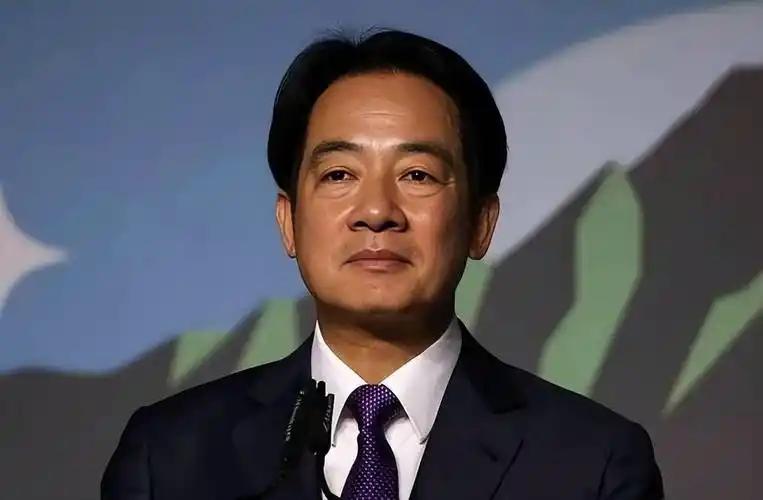 赖清德现在真是疯了！自从这个台独金孙当上台湾地区领导人以来，就一改前任蔡英文相对