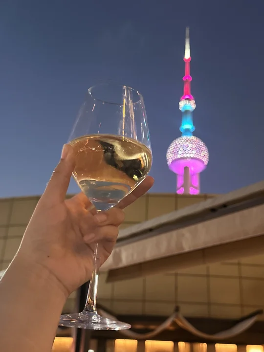 想问下你们是为什么决定留在上海🥂