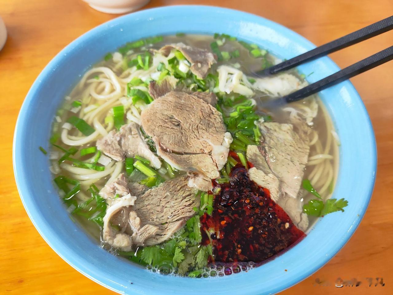 吃一碗
牛肉面
牛肋条清汤面