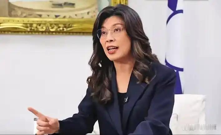 *郑丽文再爆荒谬论调！6月10号有个消息传出来。国民党主席郑丽文又发声了，这次她