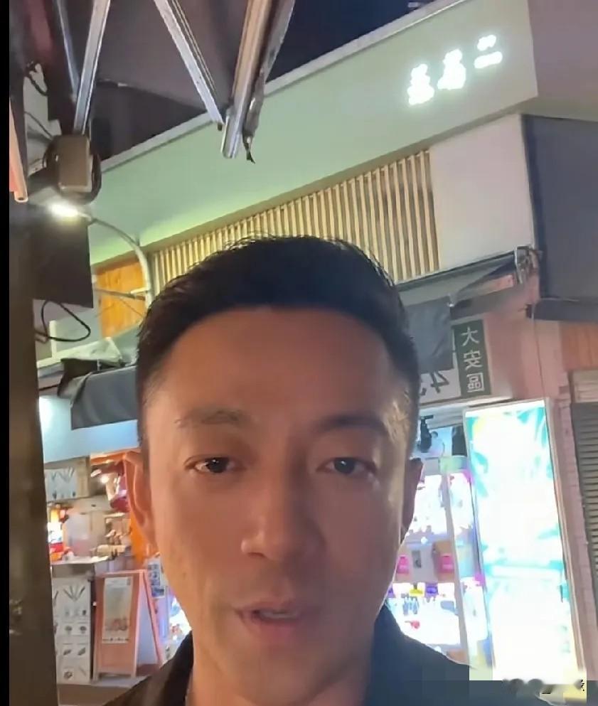 汪小菲是懂气人的!
全家人出动，汪小菲请现任丈母娘吃大餐。马筱梅点了一桌子好吃的