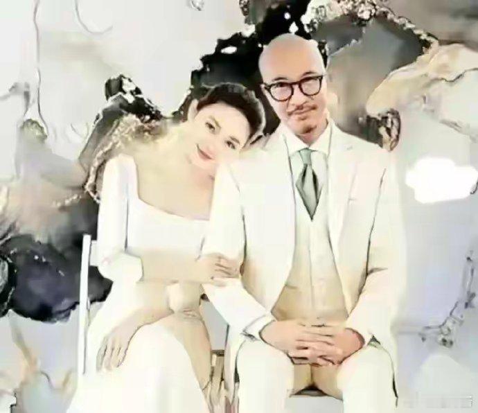 大 S 再婚已然 3 年啦，如今终于晒出了与具俊晔的婚纱照呢。 ​​​