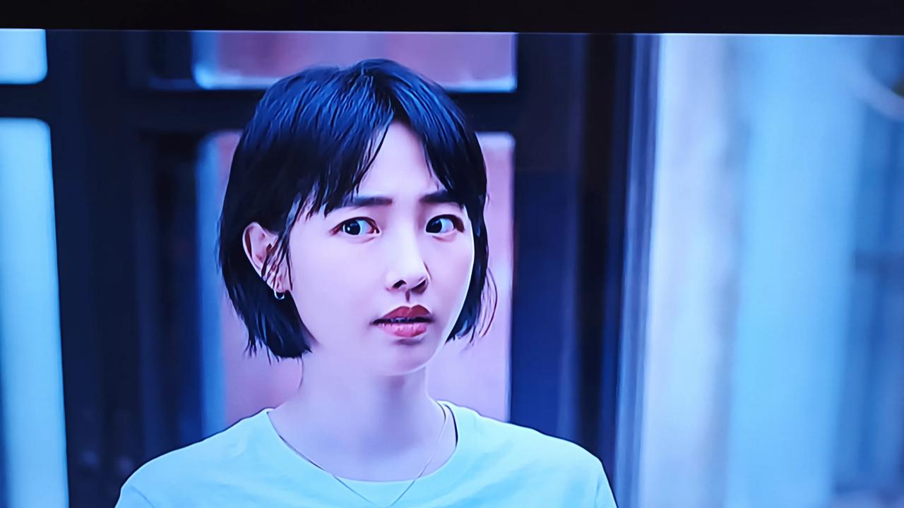 《好团员》里这姐仨真有一拼：大姐向前，以大姐大自居，好像家里大事小情都离不开她，