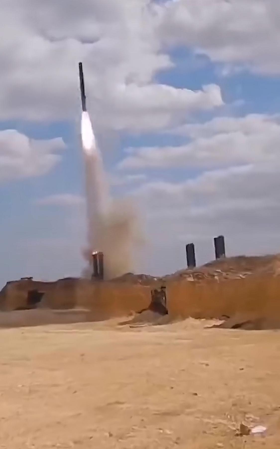 伊朗使用新武器砂石泥导弹你听说过吗？根据新闻报道这款导弹早十年前就研制成功了，就