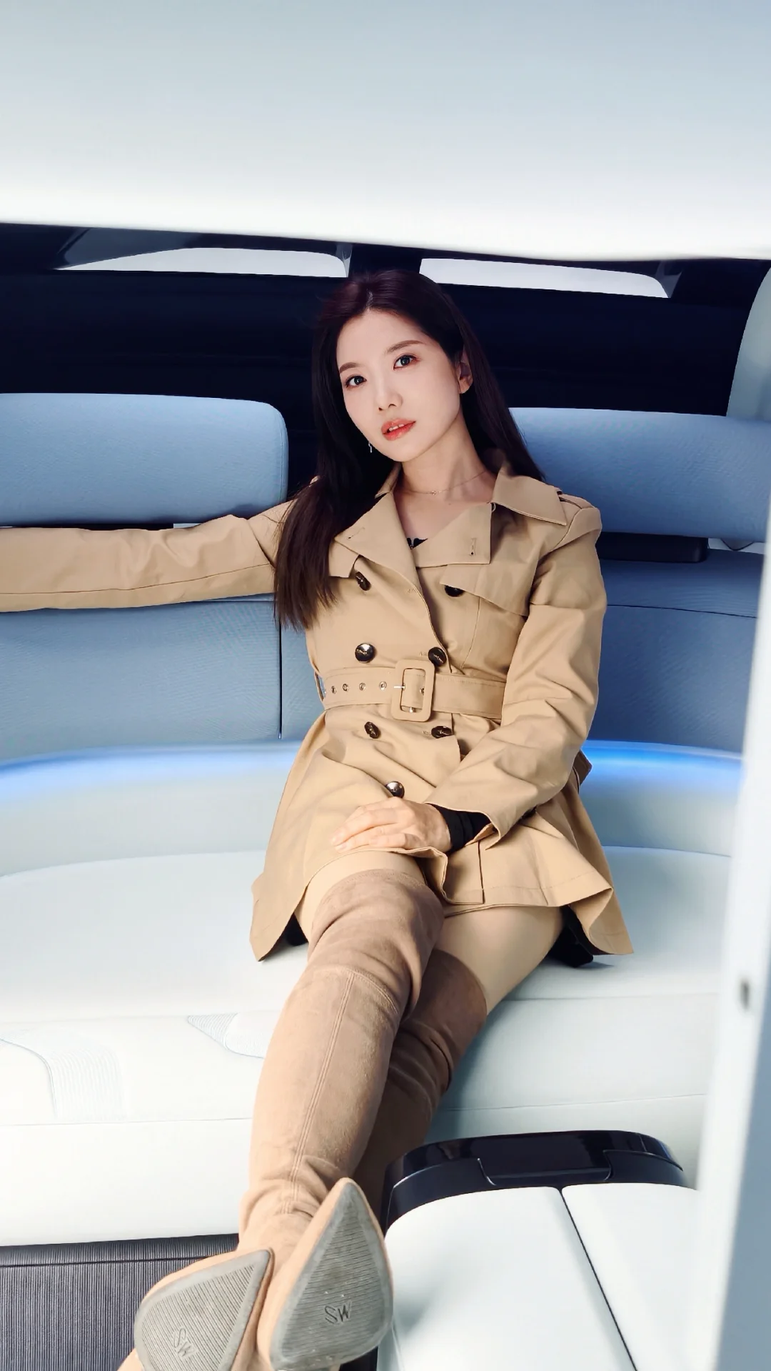 米色风衣这样搭 腿长增加10厘米