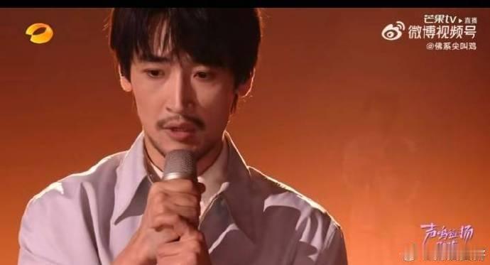 被后台这一幕戳中了，他们的眼泪里满是对音乐的热爱和对选手的惜才。无论是原创的赤诚