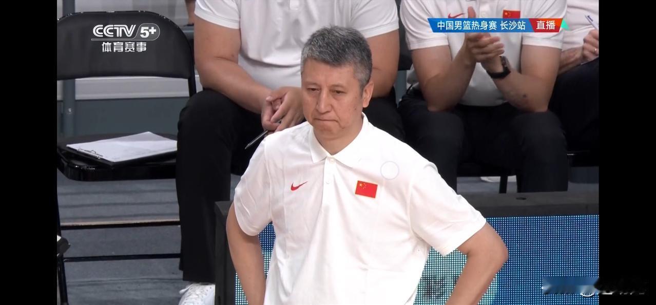 广西俩老表合砍34分无力救主！
希望之星赵维伦表现拉胯，中国男篮81-82不敌塞