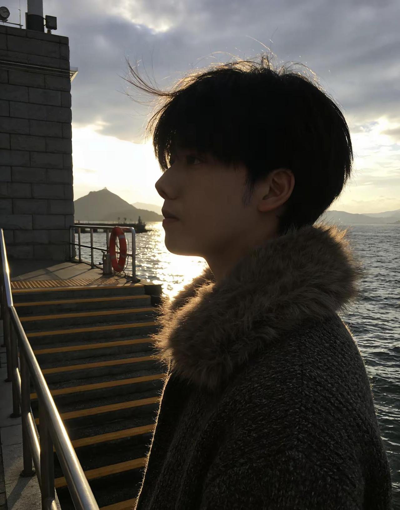 少年感 穿搭 海边 海边拍照 男友风