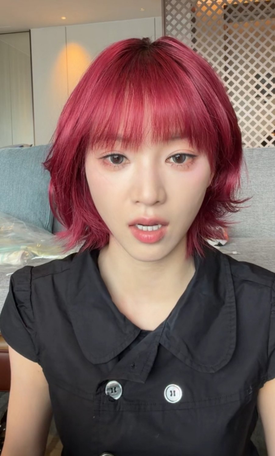 黄灿灿直播 被催vlog，黄灿灿直播说很珍惜浪姐的经历，所以不会一直拿着手机拍，