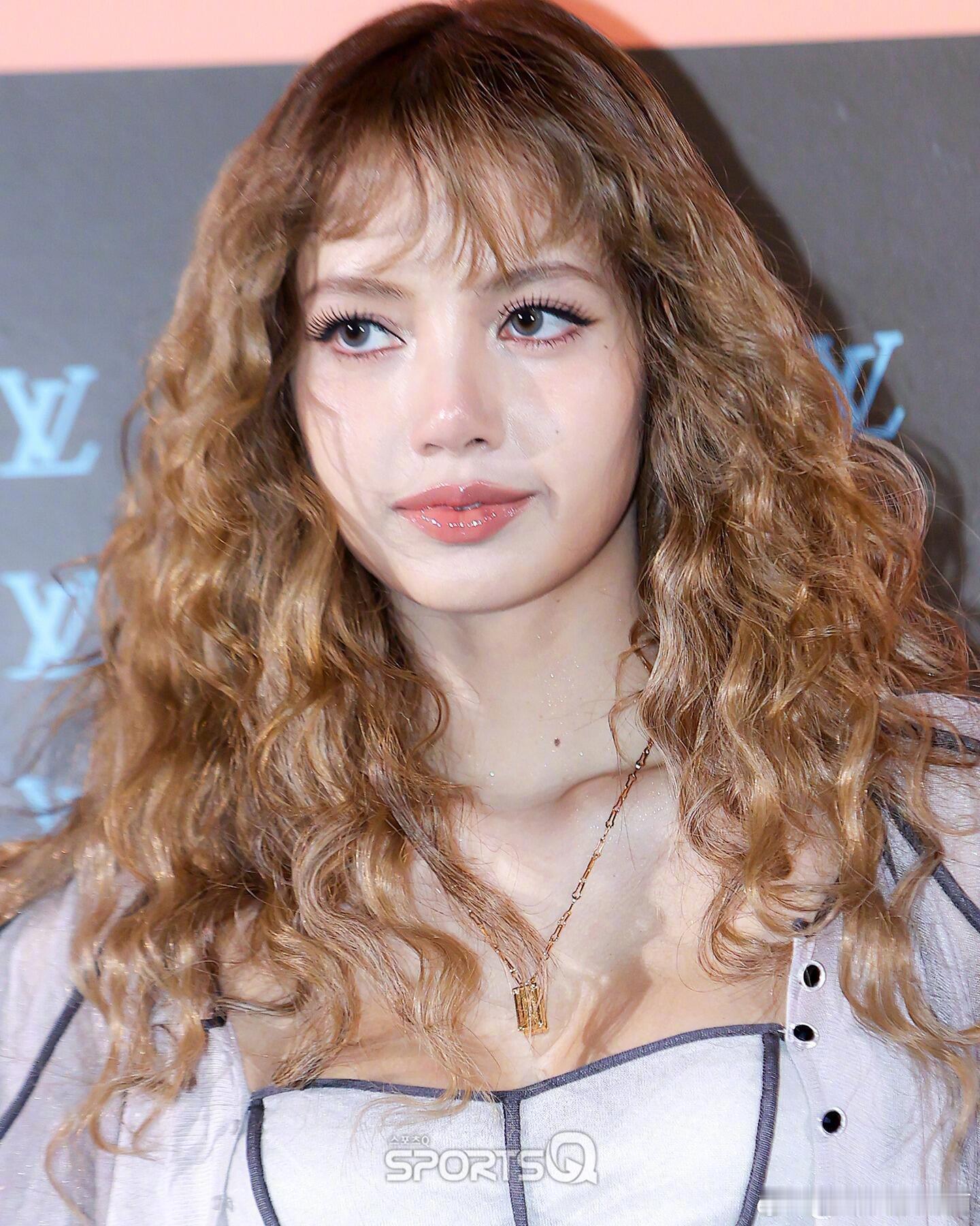 Lisa完全就是洋娃娃啊