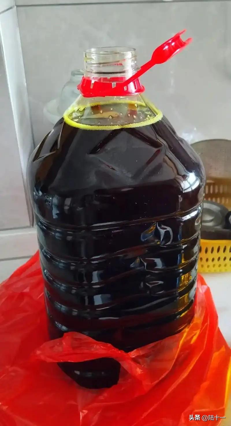 这几天，总是有网友私信问我：5升一桶的菜籽油卖139元到底贵不贵，你们荆州地区的