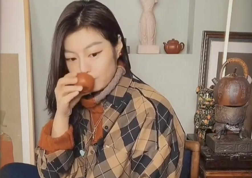 看完这位“90后”青年紫砂手艺人的故事，对她的坚持深表敬佩！

宜兴紫砂壶享有极