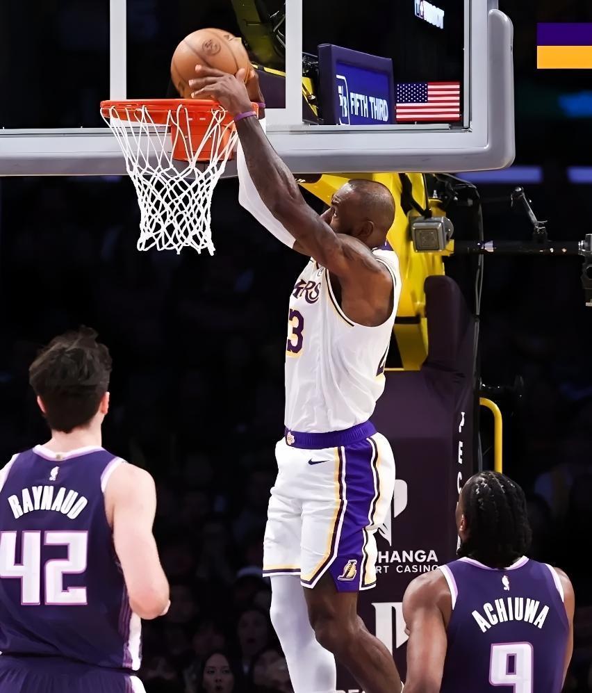 现役有几个21岁的球员能平框？

41岁的詹姆斯又打出了一场现象级的比赛，全场1