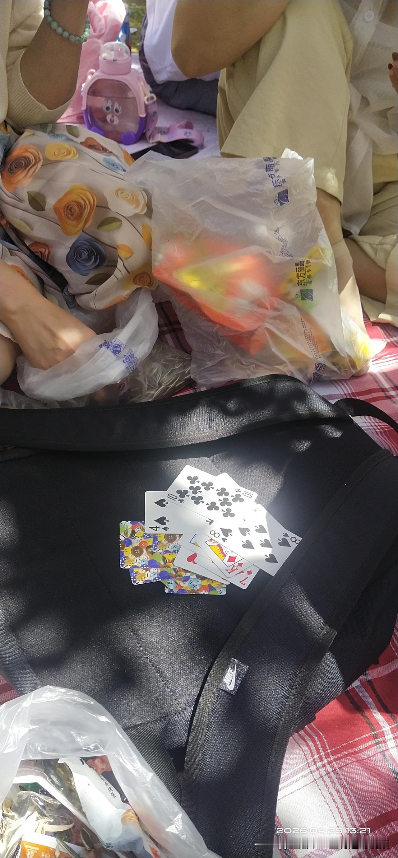 一边陪孩子，一边自己放松自己，惬意的生活，除了没钱，别的都不赖！带娃所见所闻