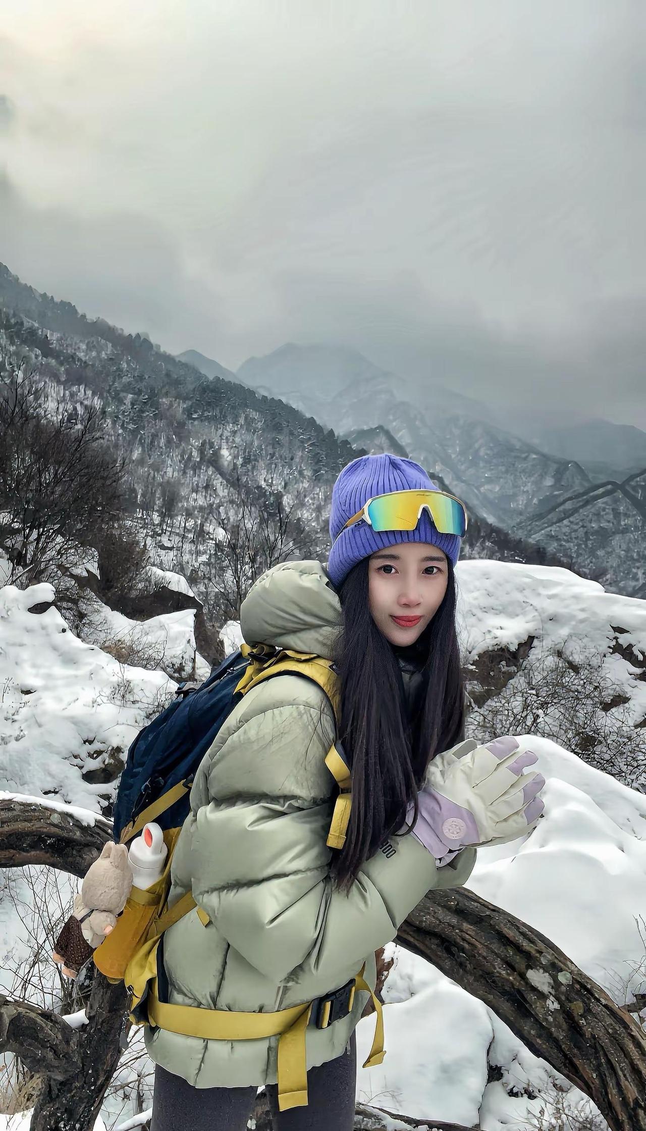 西安一小时赏雪路线，一不小心走进冰雪世界。雪中的翠华山宛如童话般冰雪秘境，不想爬