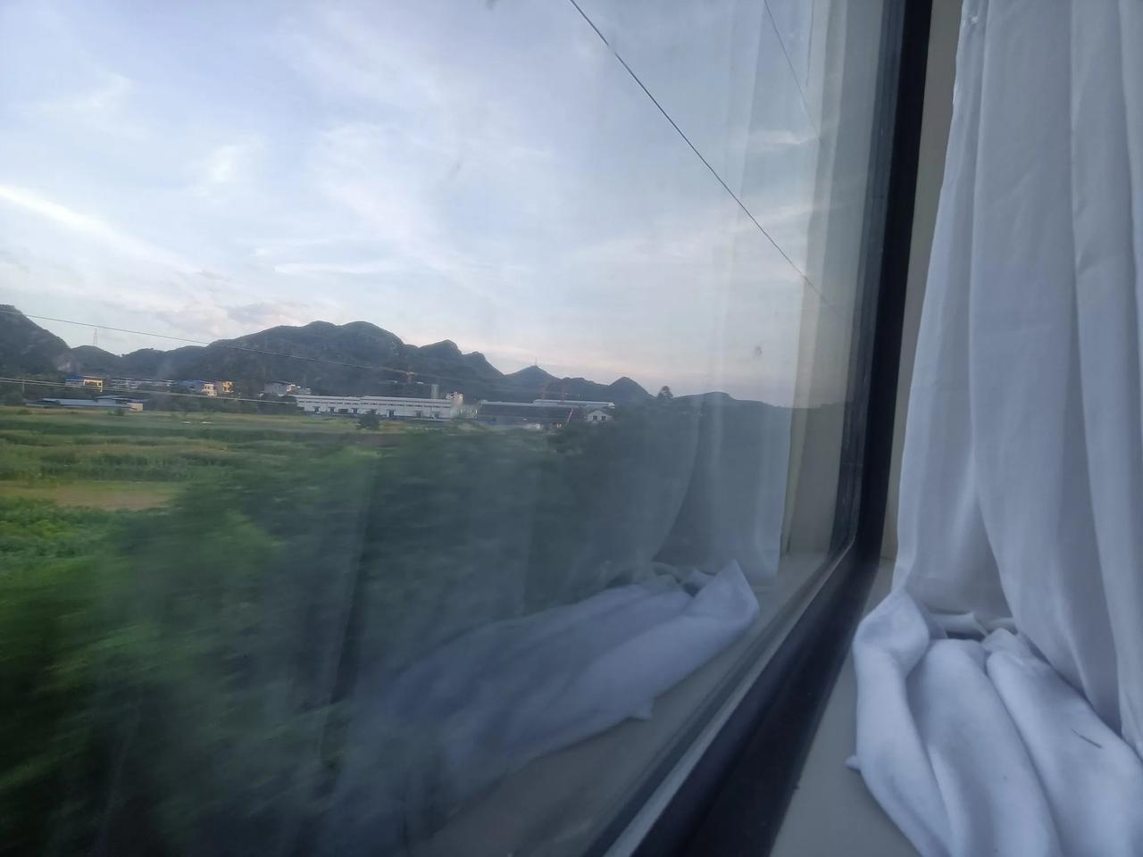 小俗事（39）

曾经在网上刷到过一篇关于孤独等级的划分，嘿，我琢磨着自己这次又