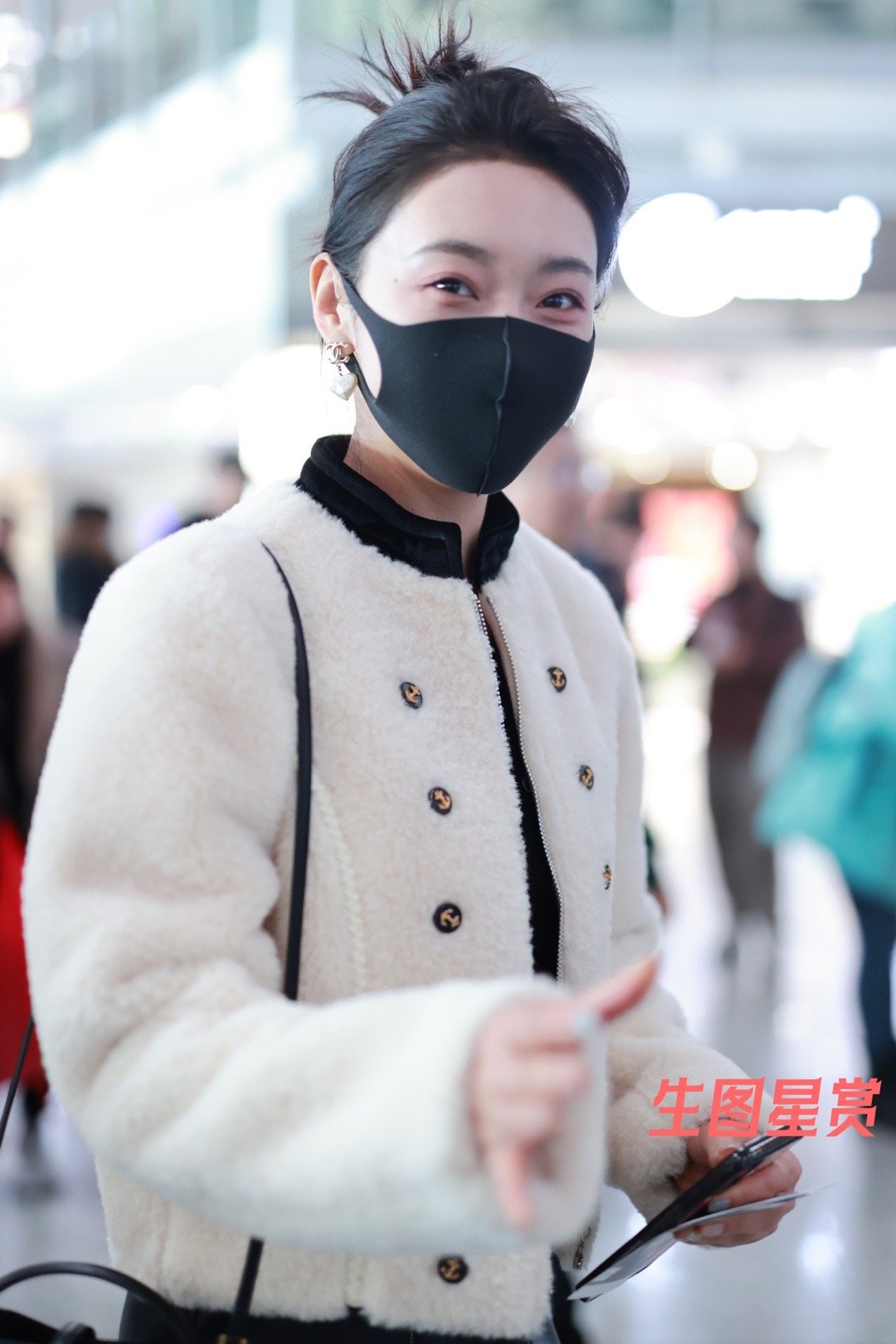 宣璐231224机场造型，温柔飒美的“师姐”[可乐][惊奇队长2] | 2412