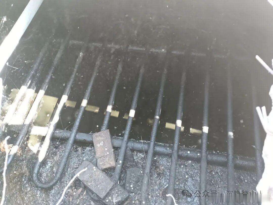 延长油矿七里村采油厂王家川炼油厂油泥污染及安全隐患谁来管？原创 沉稳登山人 延长