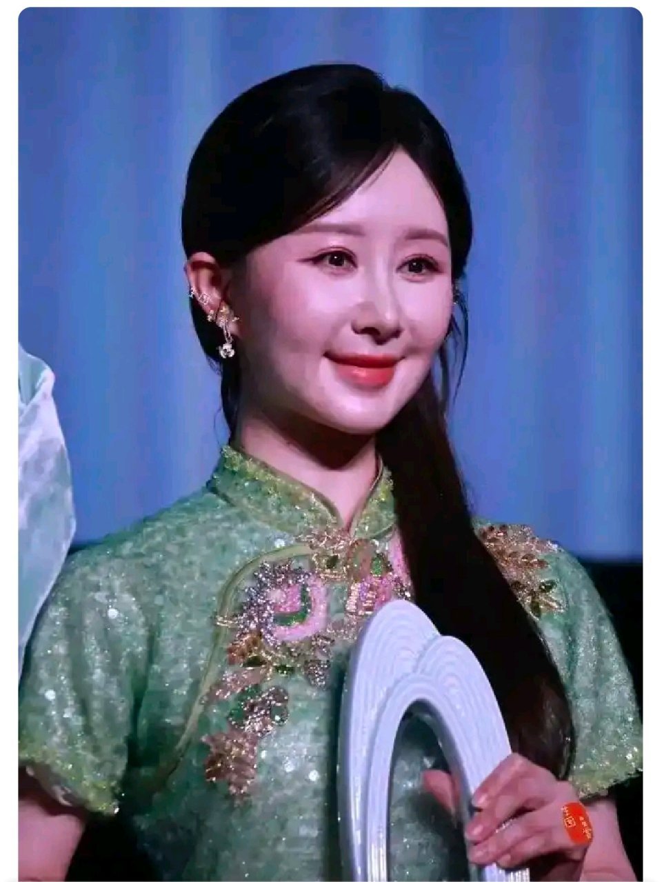 舒畅怎么变成这样了，好僵硬的感觉 ​​​