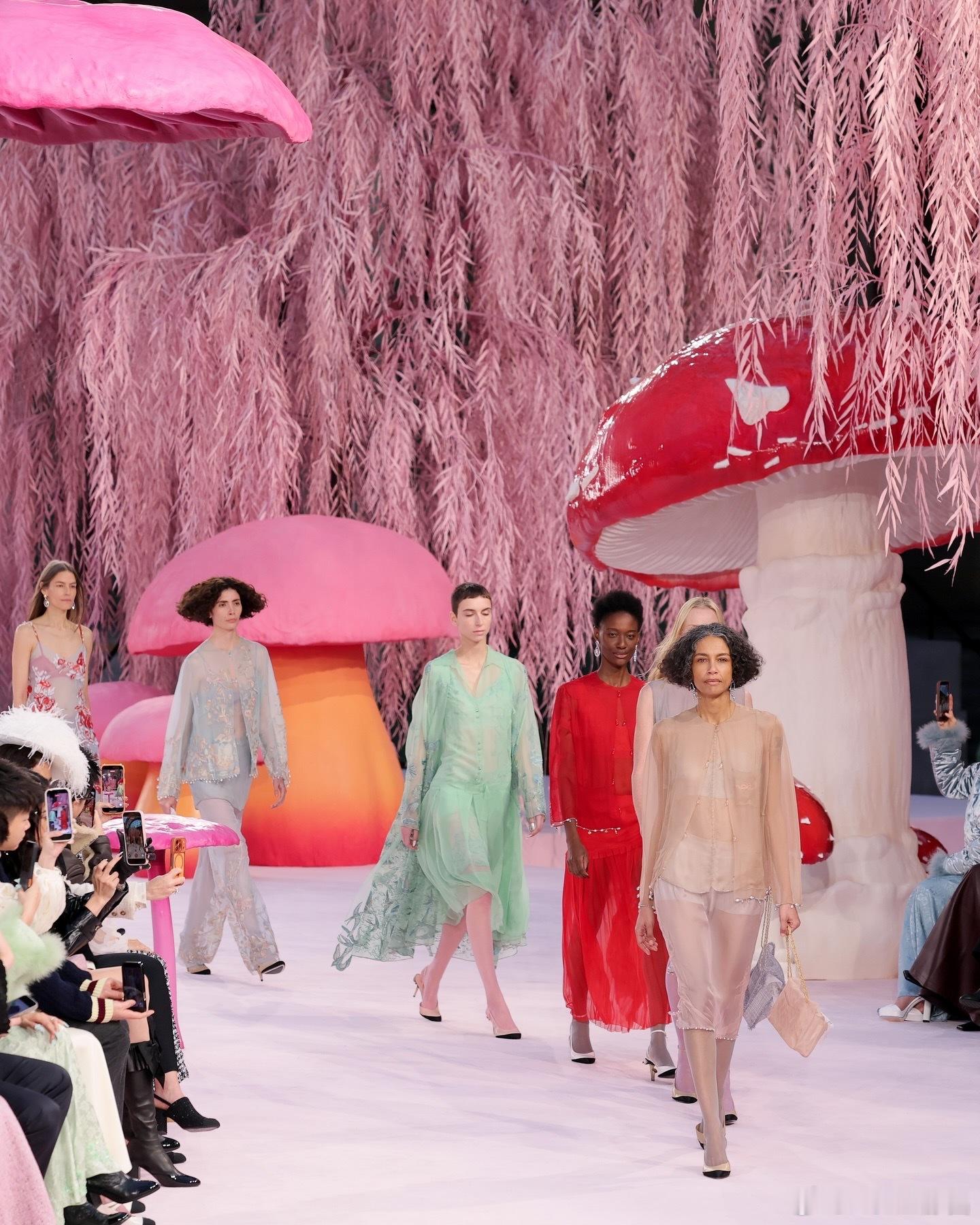 Chanel 2026春夏高定系列这是新任创意总监 Matthieu Blazy