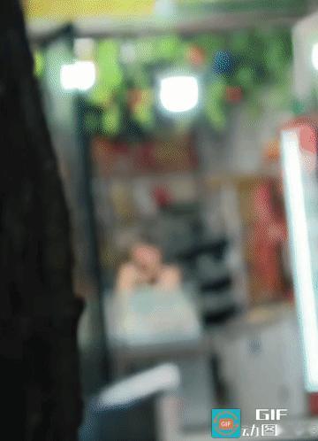 天生一副媚骨，
这是什么妃？
面目全非！