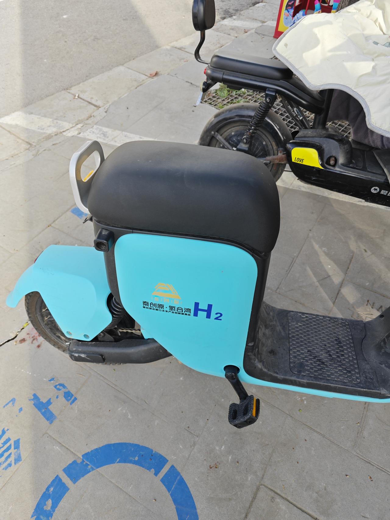 太阳能，风力发电，能用的都用上了