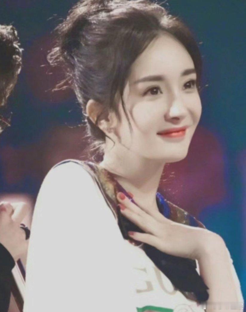 #以前的杨幂好有灵气# 当然现在也很美腻，幂姐也算是早期甜妹天花板了吧[打cal