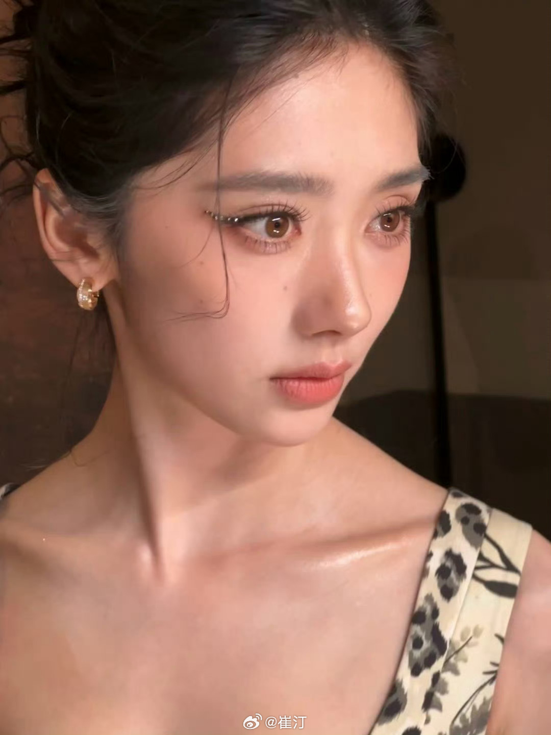 微博之夜微博之夜红毯 部落公主王影璐来啦，新电影《熊猫计划之部落奇遇记》春节档公