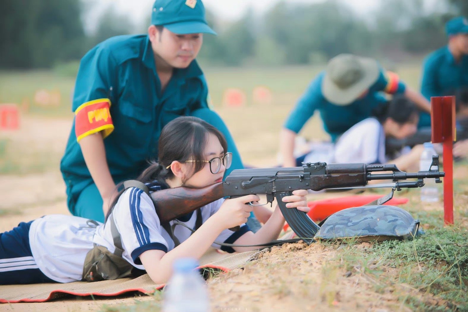 越南妹子好，怎么看都比美国人顺眼[嘻嘻][嘻嘻] ​​​